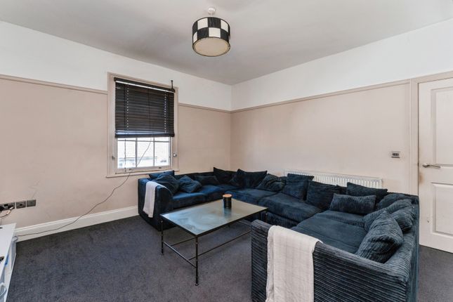 Apartment 2, 48, High Street, Flintshire photo 4