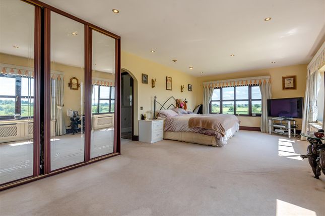 8607032-Interior01.Jpg