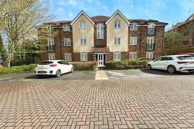Flat for sale in Harris Place, Tovil, Maidstone, Kent