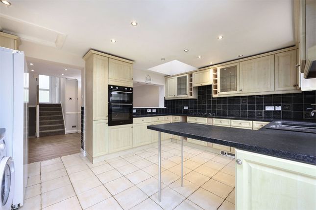 42, Castle View, Saltash photo 4