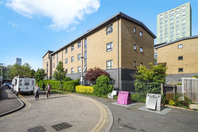 Thumbnail Flat for sale in Padstone House, Capulet, London
