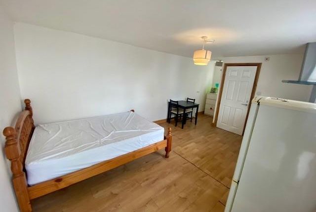 Studio to rent in Cowley Road, Oxford