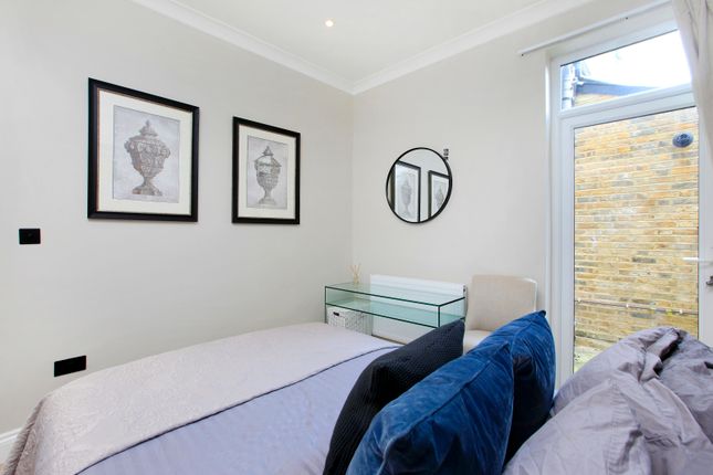 Flat to rent in Dagnan Road, Clapham South, London