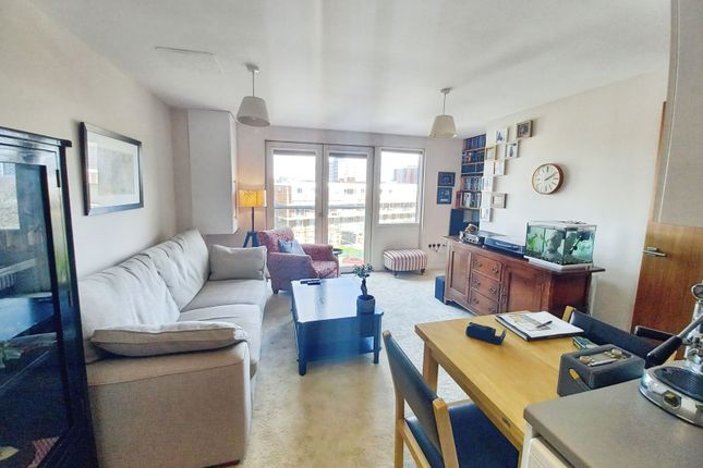 Flat 301,, Orchard Plaza, Dorset photo 4