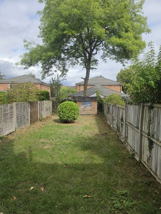 33 Briarfield Avenue, London photo 4