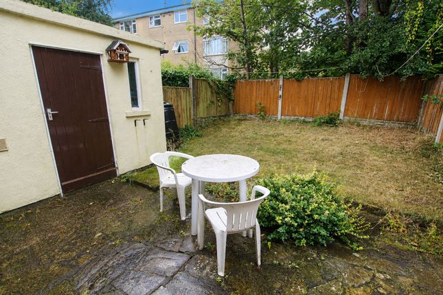 34 Lineholme Avenue, Todmorden photo 4