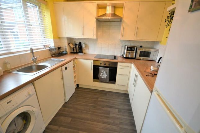 14, Lancelot Close *, Newton Aycliffe photo 4