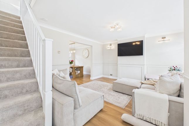 15 Gilmour Drive, Hamilton photo 2