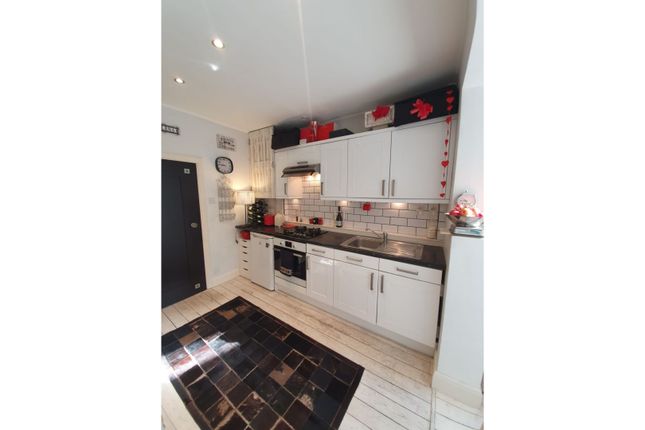 9, Farm Avenue, Streatham photo 2