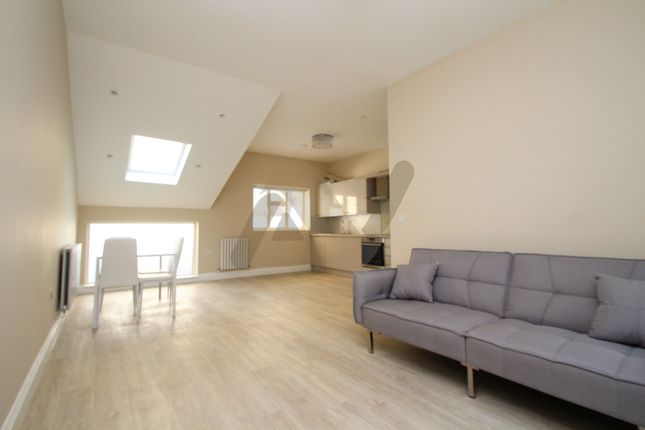 Thumbnail Mews house to rent in Coleridge Road, Finsbury Park