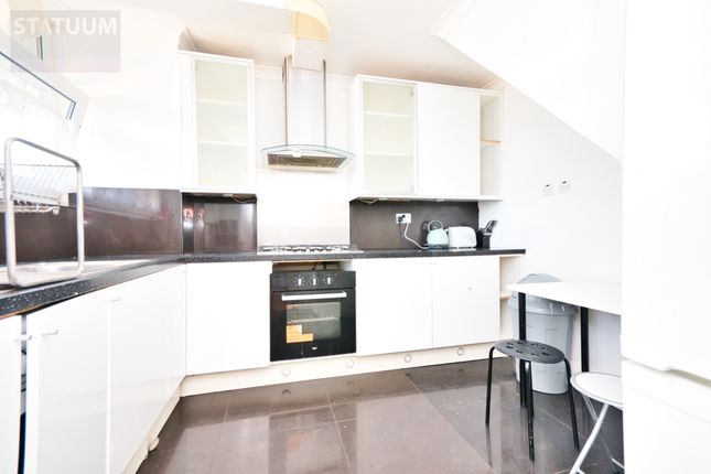98, Broomfield Street, London photo 4