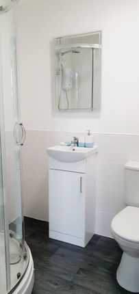 Room 2, 140 Park Road North, Birkenhead photo 2