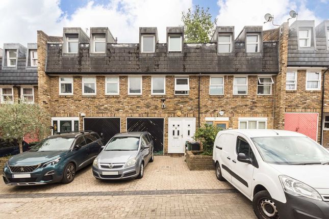 Thumbnail Property to rent in Yeoman Close, London