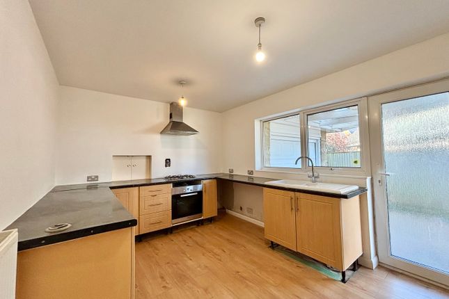 2, Sycamore Close, Bexhill-on-Sea photo 3