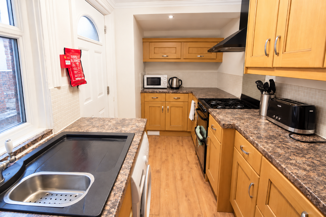 13 Pearson Terrace, Leeds photo 4