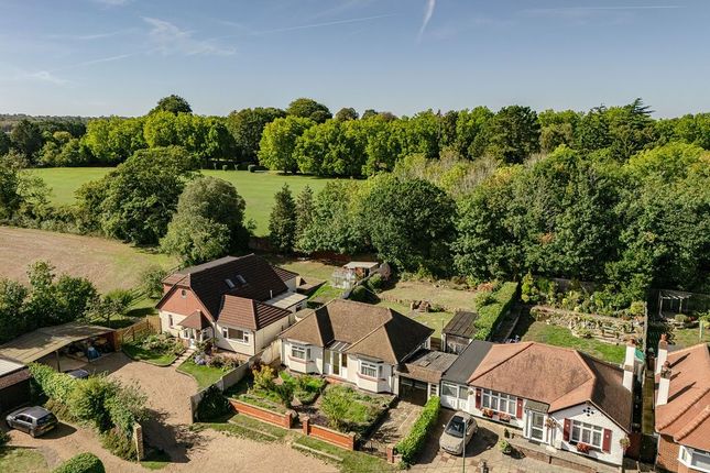 4, Bramble Banks, Carshalton on the Hill photo 3