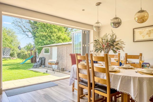 108 Wendover Road, Stoke Mandeville, Aylesbury photo 4