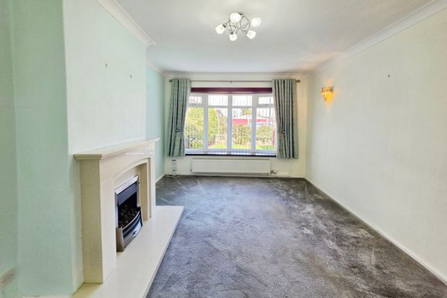 18, Henley Avenue, Knypersley photo 4