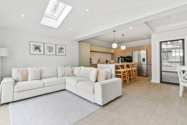 111, Fenwick Road, Glasgow photo 4
