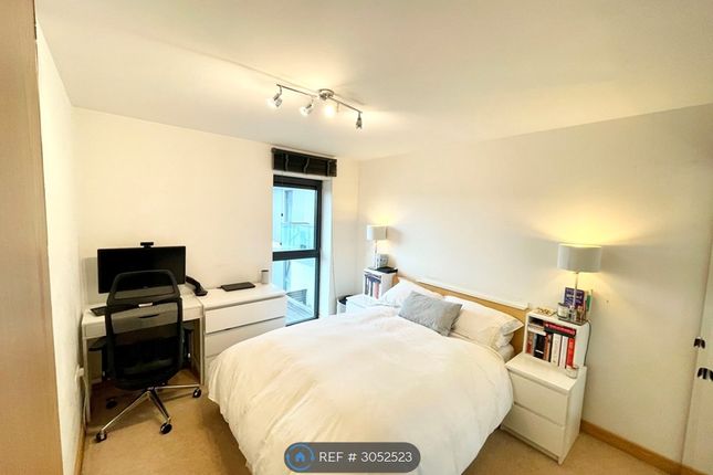 Flat, Terrace Apartments Drayton Park, London photo 3
