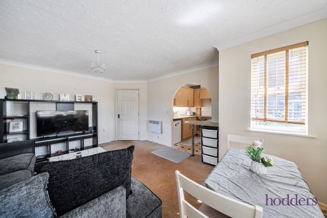 1,, Rushmon Court, Chertsey photo 2