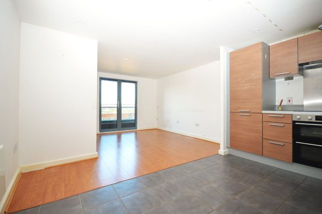 Flat 57, Coral House, London photo 2