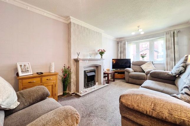 4, Stonebridge Close, Bolton photo 2