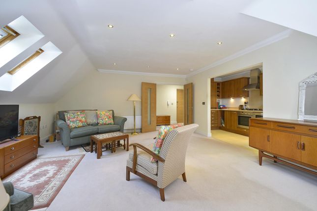 7 Mallory Court, Mark Way, Godalming photo 4