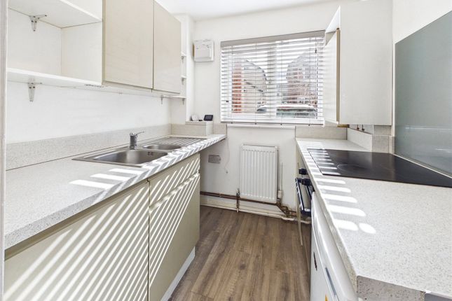 9, Braddy Court, Colchester photo 3