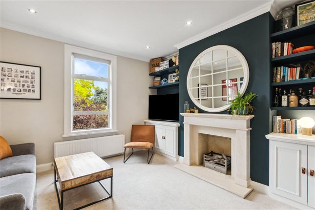 Thumbnail Flat for sale in Thurleigh Road, London