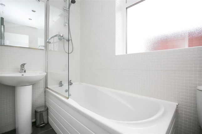 Flat to rent in South View West, Heaton, Newcastle Upon Tyne