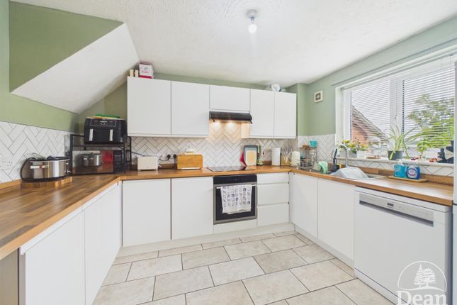 Hilltop, Parragate Road, Cinderford photo 3