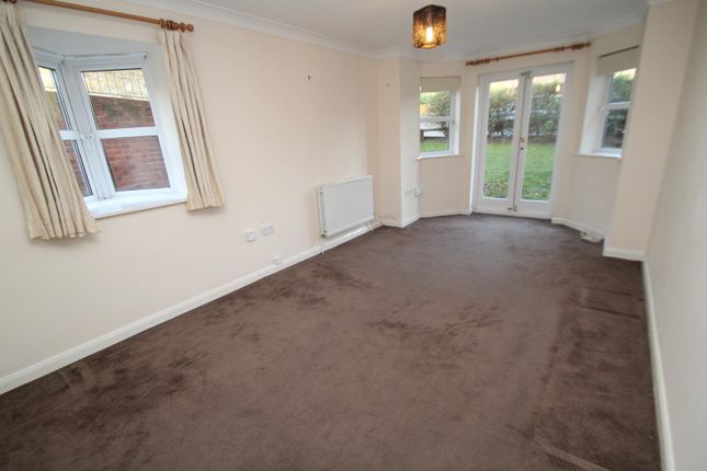 Flat 1, Beechwood Court, 21, Falkland Mount, West Yorkshire photo 4