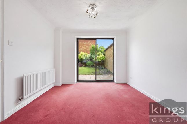 66, Elwood, Harlow photo 5