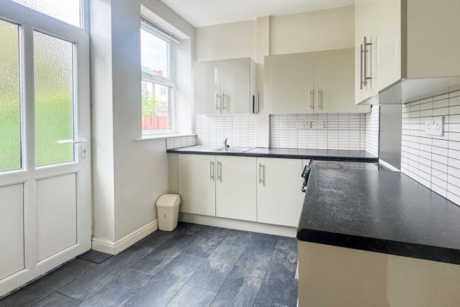 104, Eldon Road, Huddersfield photo 4