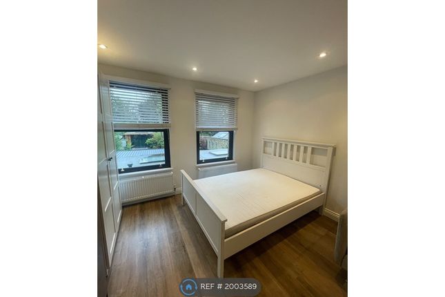 Studio to rent in North Finchley, London