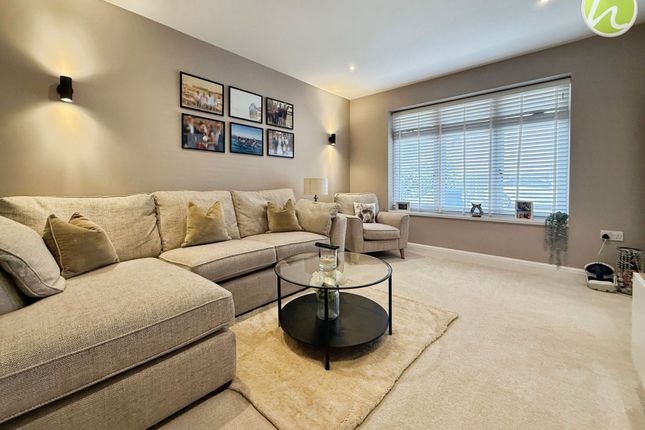 3 Francis Close, Stanford-Le-Hope photo 2