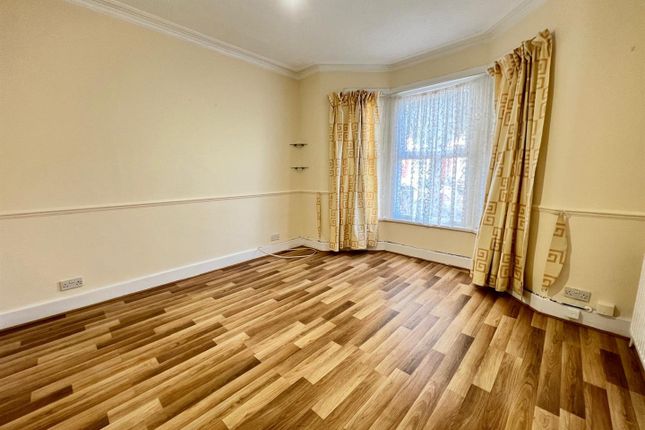 Thumbnail Property to rent in Elmstead Road, Ilford