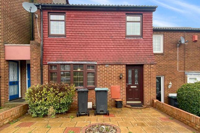 Thumbnail Terraced house to rent in The Hollies, Gravesend, Kent