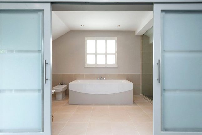 Bed 1 En Suite