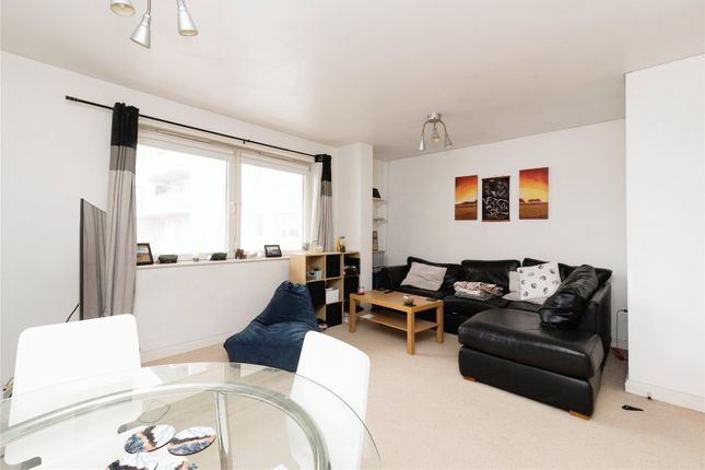 34, Cardiff photo 4