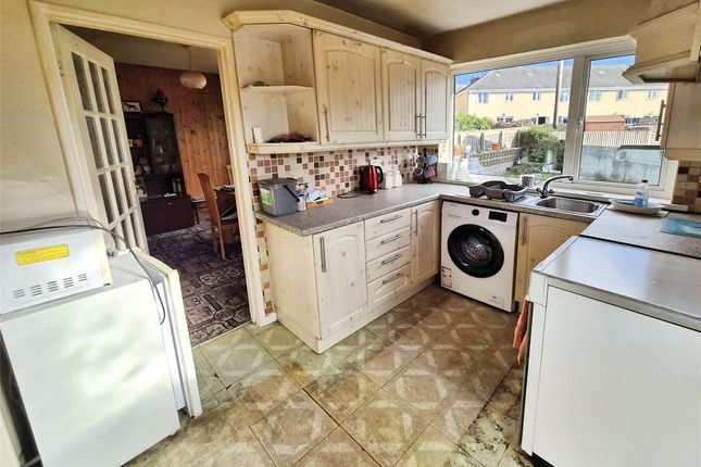 13 Lopes Crescent, Okehampton Devon, Devon photo 2