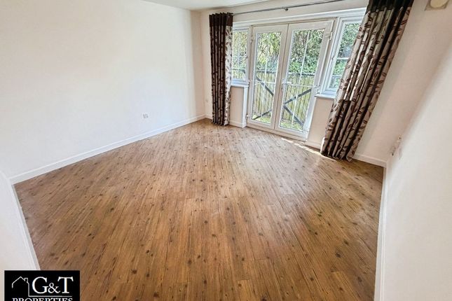 2 Purlin Wharf, Dudley photo 2
