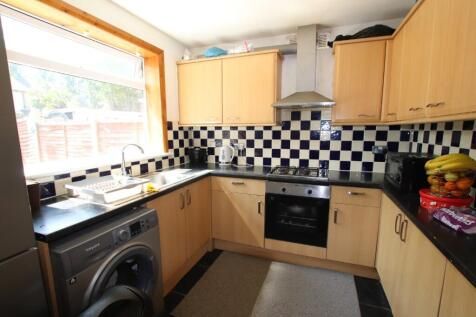 Castleton Road, London photo 4