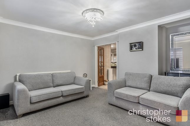 37 Hampden Crescent, Cheshunt, Hertfordshire photo 4