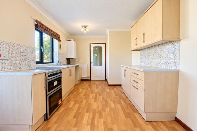 8, The Ridings, Cambs photo 2