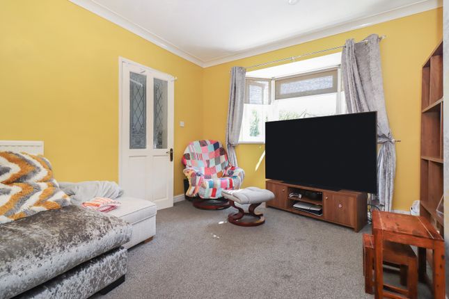 1, Ashleigh Road, Chesterfield photo 4
