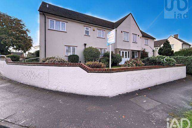 4-bed semi-detached on 4, Hyde Mead, Waltham Abbey, £540,000