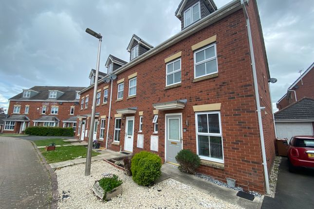 Semi-detached house to rent in Sherratt Close, Stapeley, Nantwich CW5