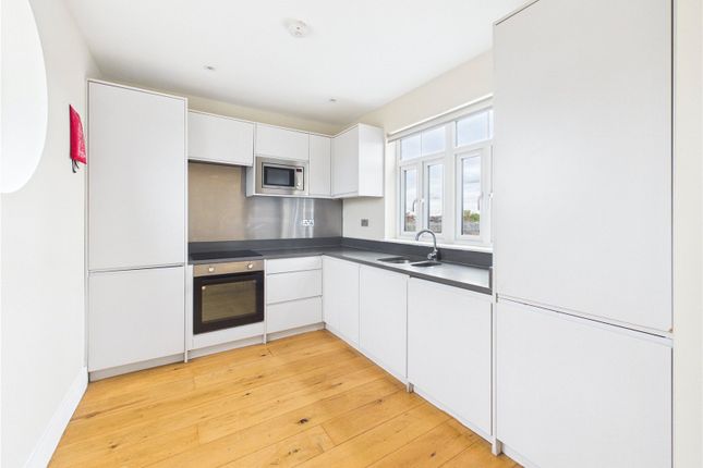 18, Met House, 215, Francis Road, London photo 4
